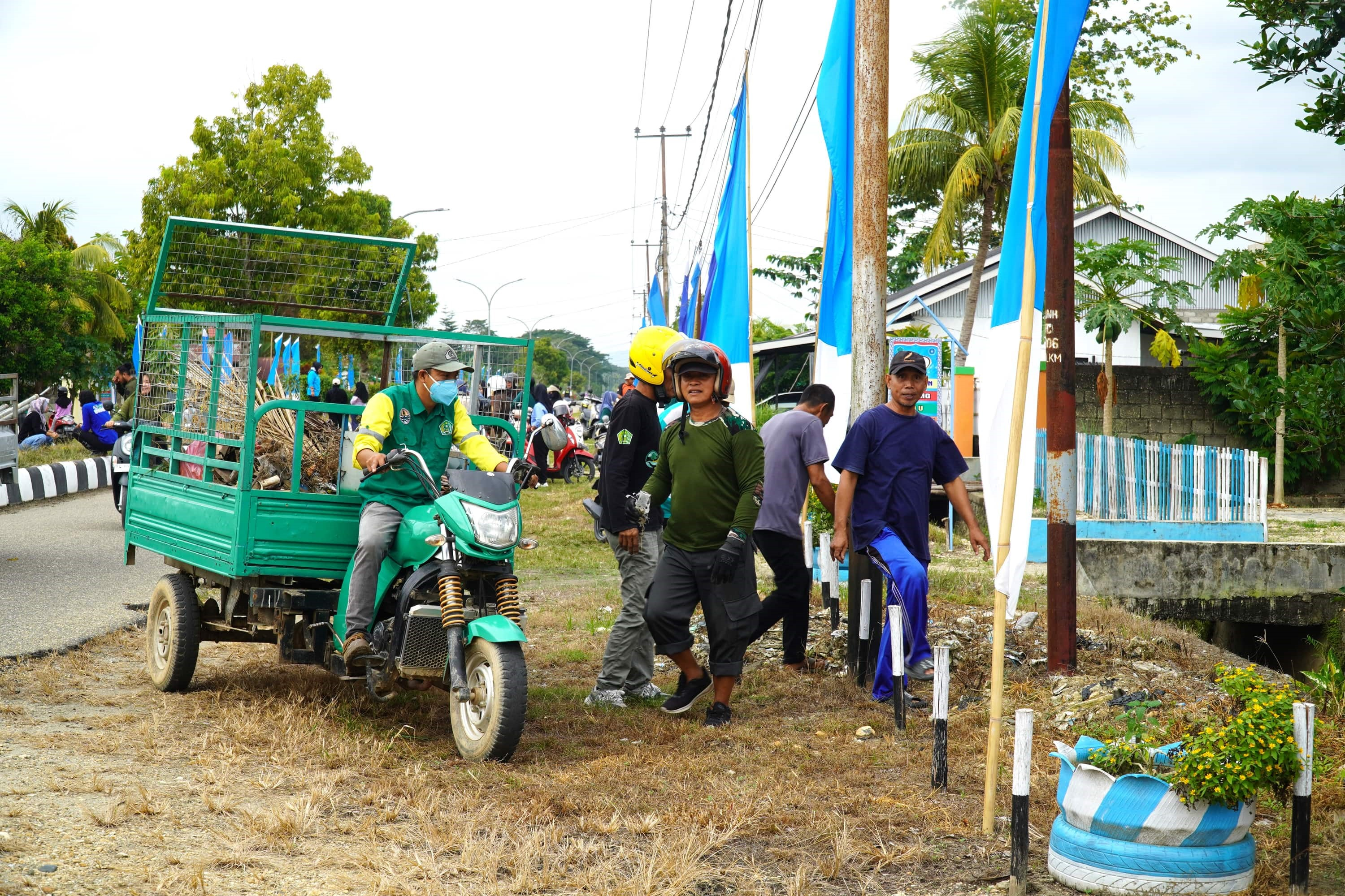 Persiapan Lomba Kelurahan Tingkat Nasional, DLH Konawe Gelar Aksi Bersih-Bersih di Anggaberi