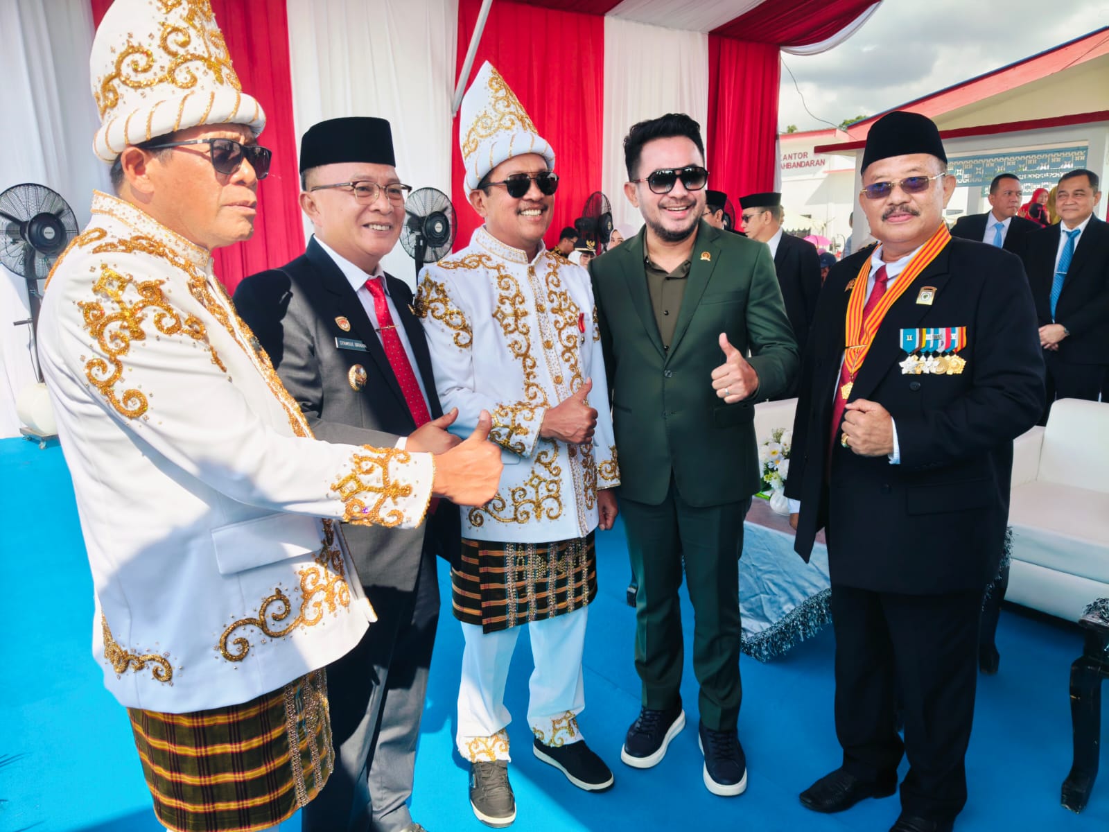 HUT ke-81 RI di KNMP Sorue Jaya, Menteri KKP Salurkan Bantuan Keramba Jaring Apung
