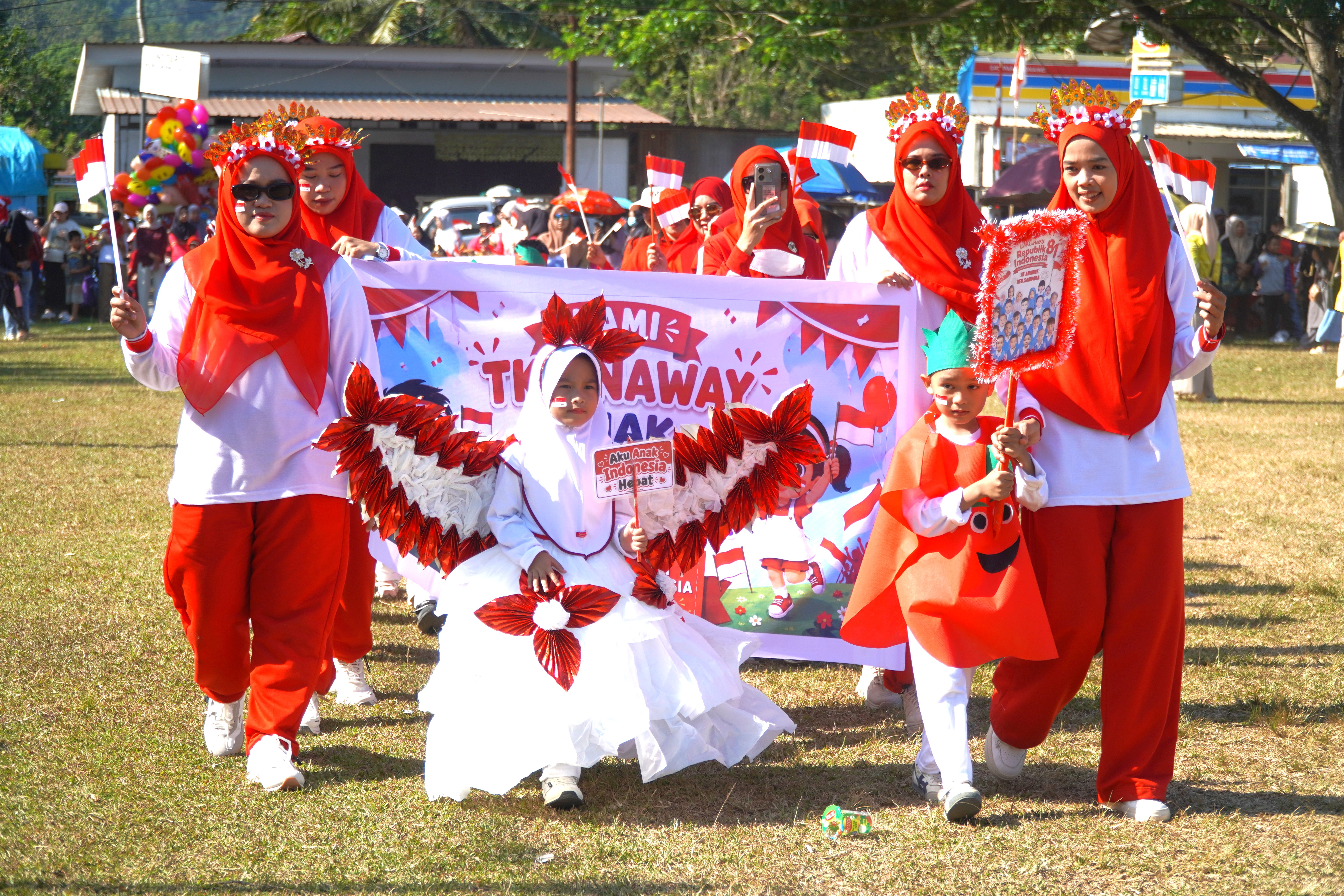 Asisten I Setda Kab.konawe Wakili Bupati Buka Porseni HUT ke-81 RI Tingkat Kecamatan Sampara